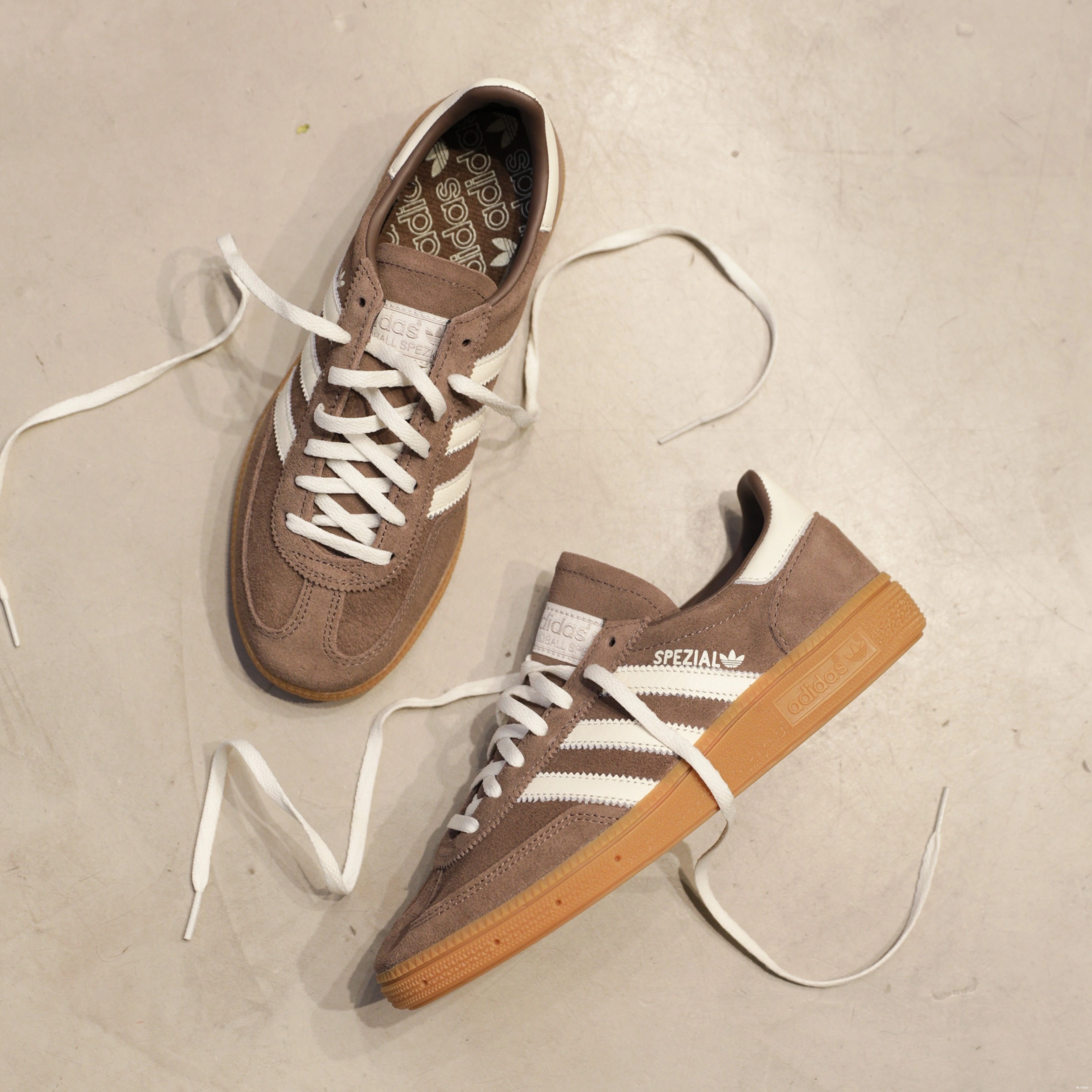 Earth Spezial adidas Gum Strata Handball W 0814